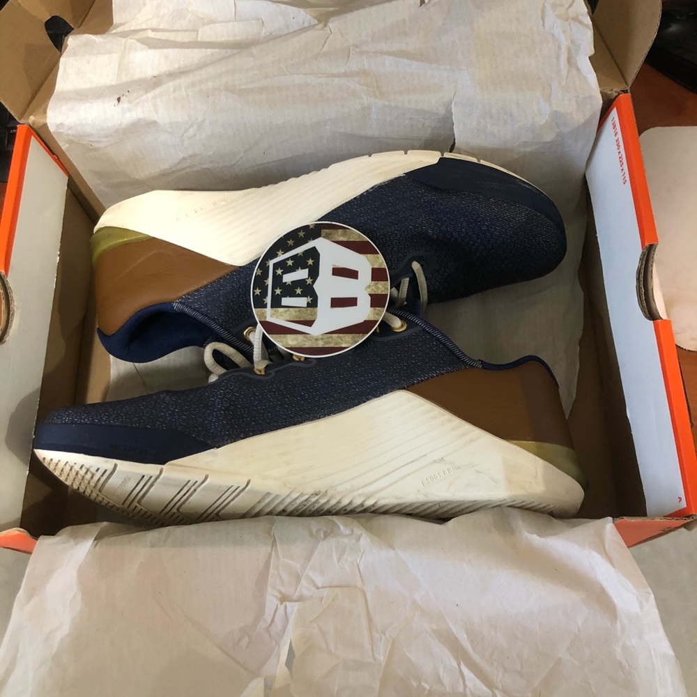 LE nike metcon 5 Americana size 10 SOLD